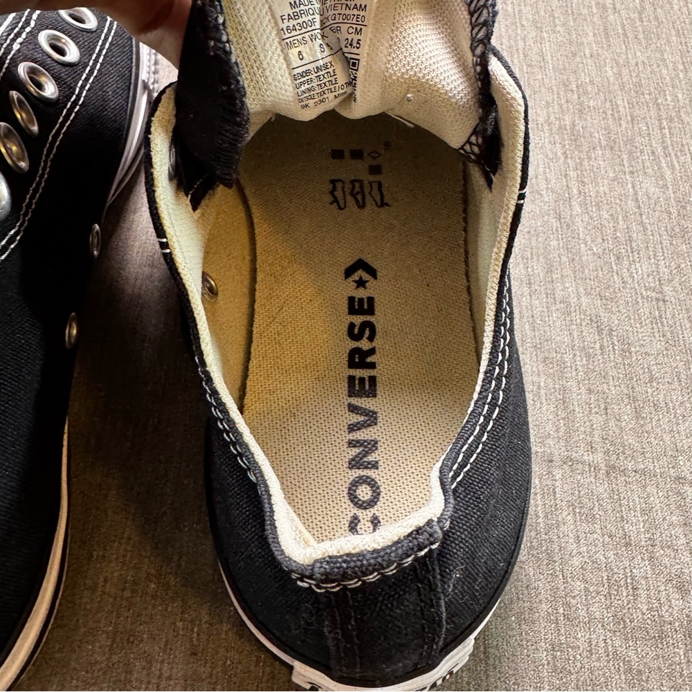 Converse Chucks Slip On - size 8 in women’s or 6 in men’s Made With No Laces - Picture 7 of 11